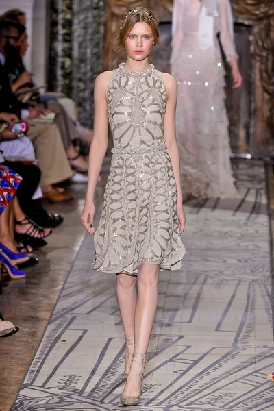 Look 27